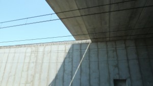 Galleria artificiale con travi PAC tipo MID in cemento armato preteso (precompresso)