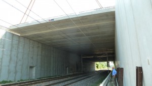 Galleria artificiale con travi PAC tipo MID in cemento armato preteso (precompresso)