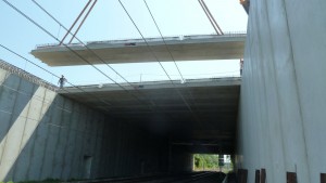 Galleria artificiale con travi PAC tipo MID in cemento armato preteso (precompresso)